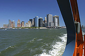 Le départ du South Ferry Terminal vous offre une vue à couper le souffle sur la pointe Sud de Manhattan.