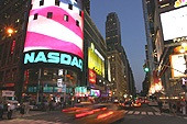 De nuit, Times Square brille de mille feux !